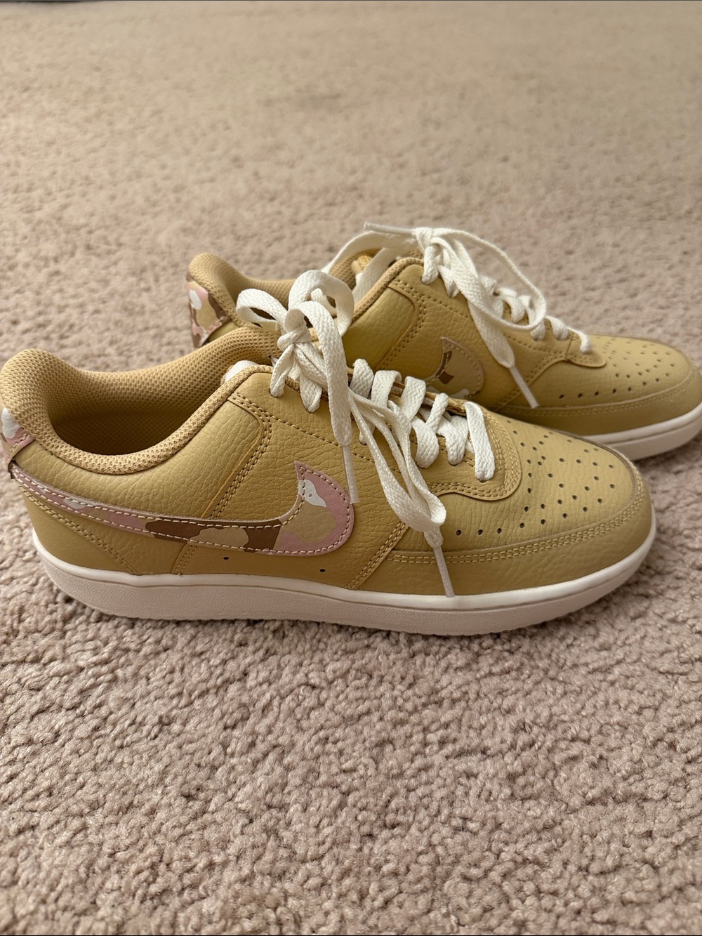 Nike Women’s Low-Top Sneakers